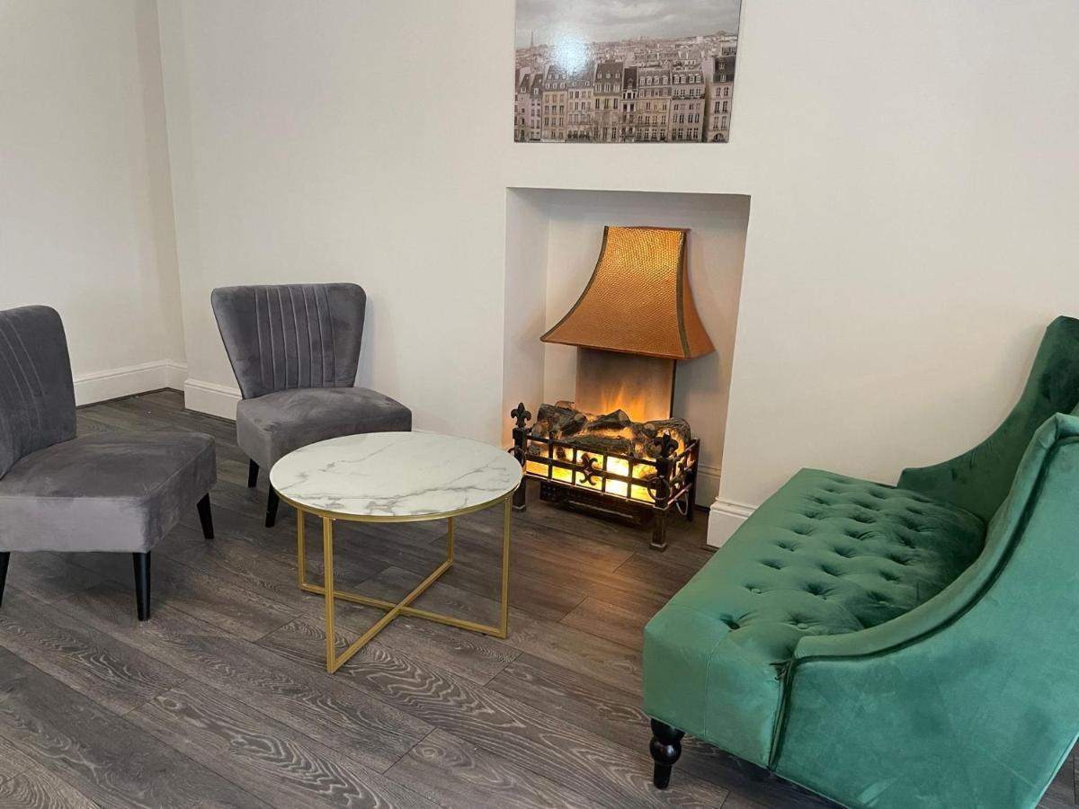 Woodford Hotel Лондон Екстериор снимка