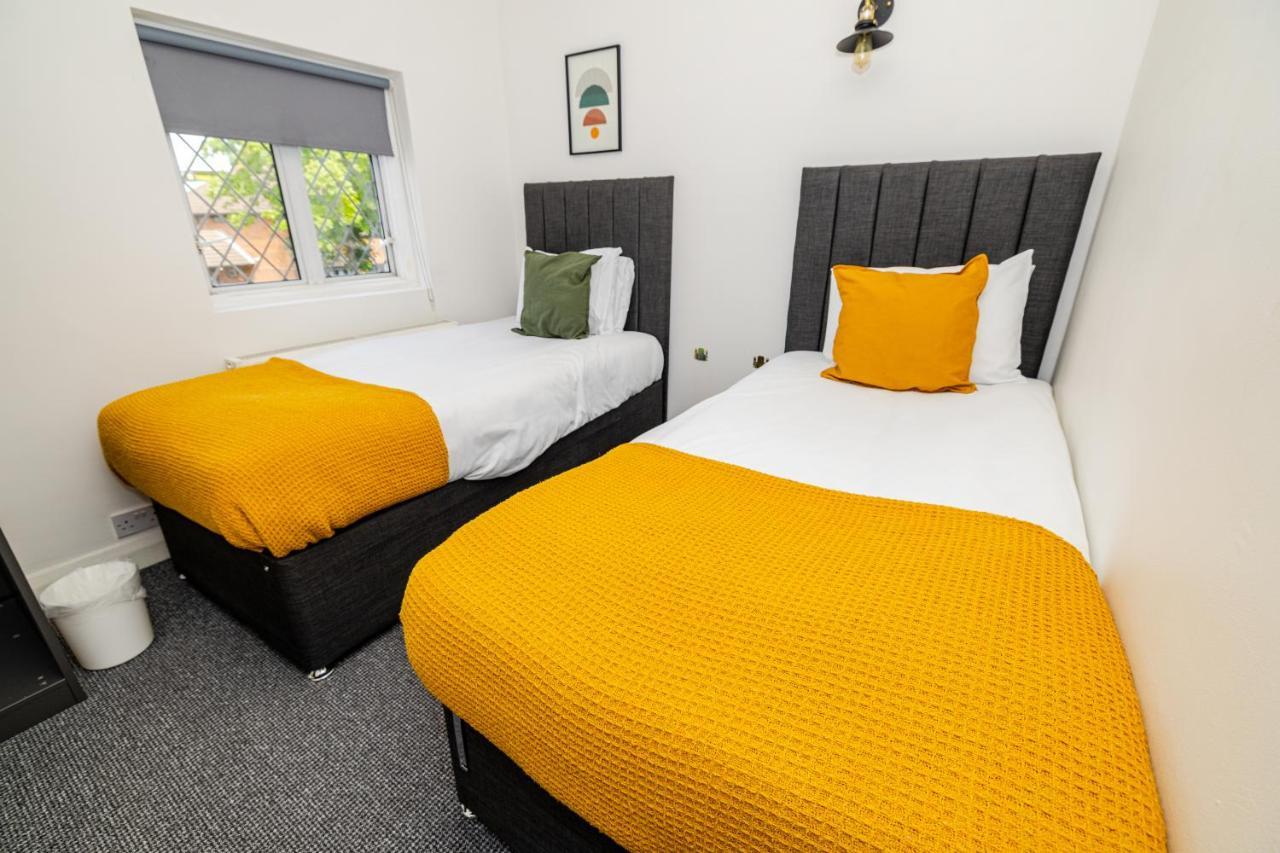 Woodford Hotel Лондон Екстериор снимка