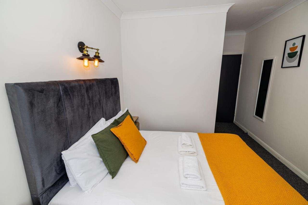 Woodford Hotel Лондон Екстериор снимка