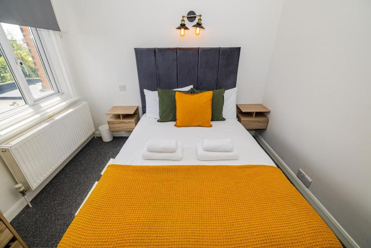 Woodford Hotel Лондон Екстериор снимка