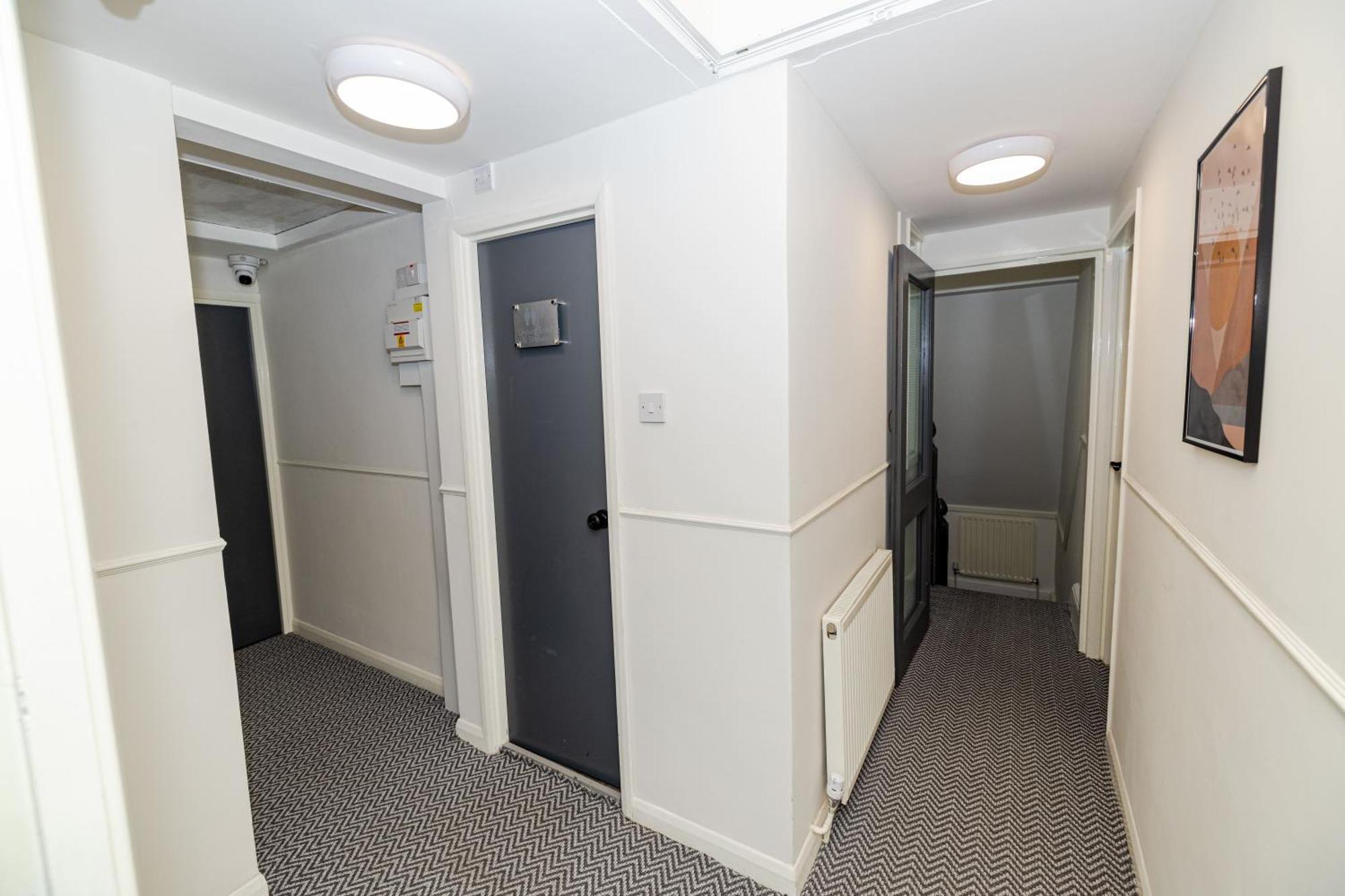 Woodford Hotel Лондон Екстериор снимка