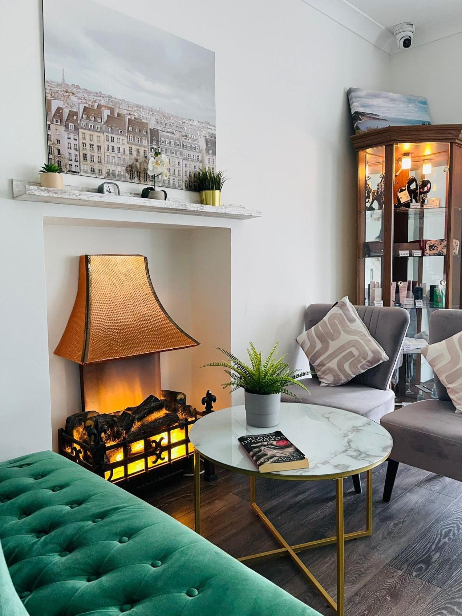 Woodford Hotel Лондон Екстериор снимка